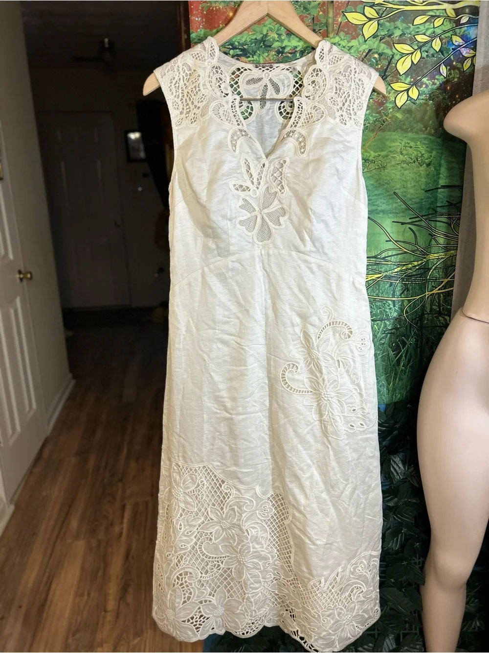 Sold-Elie Tahari Ivory/Cream Sleeveless Lace-Trim Lined Midi Dress NWOTs